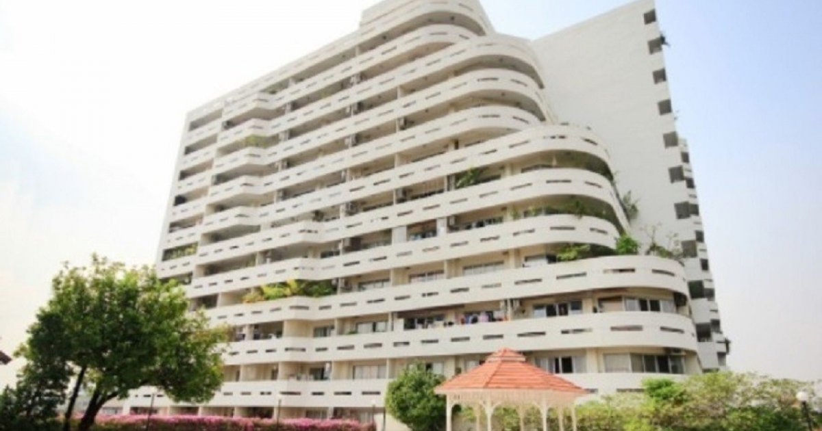 1 1 60 baan sukhumvit exterior