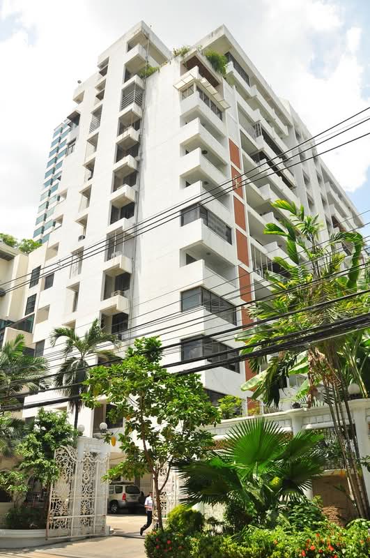 350sqm regency court 80 000 exterior