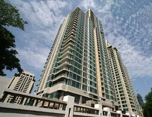 Park Chidlom exterior