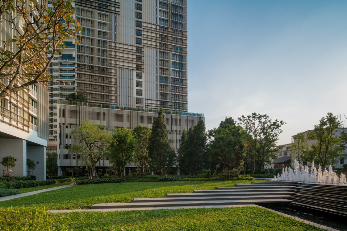 Park Origin exterior