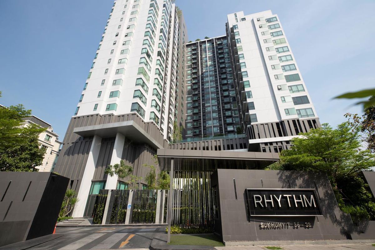 Rhythm Sukhumvit 36 - 38 exterior