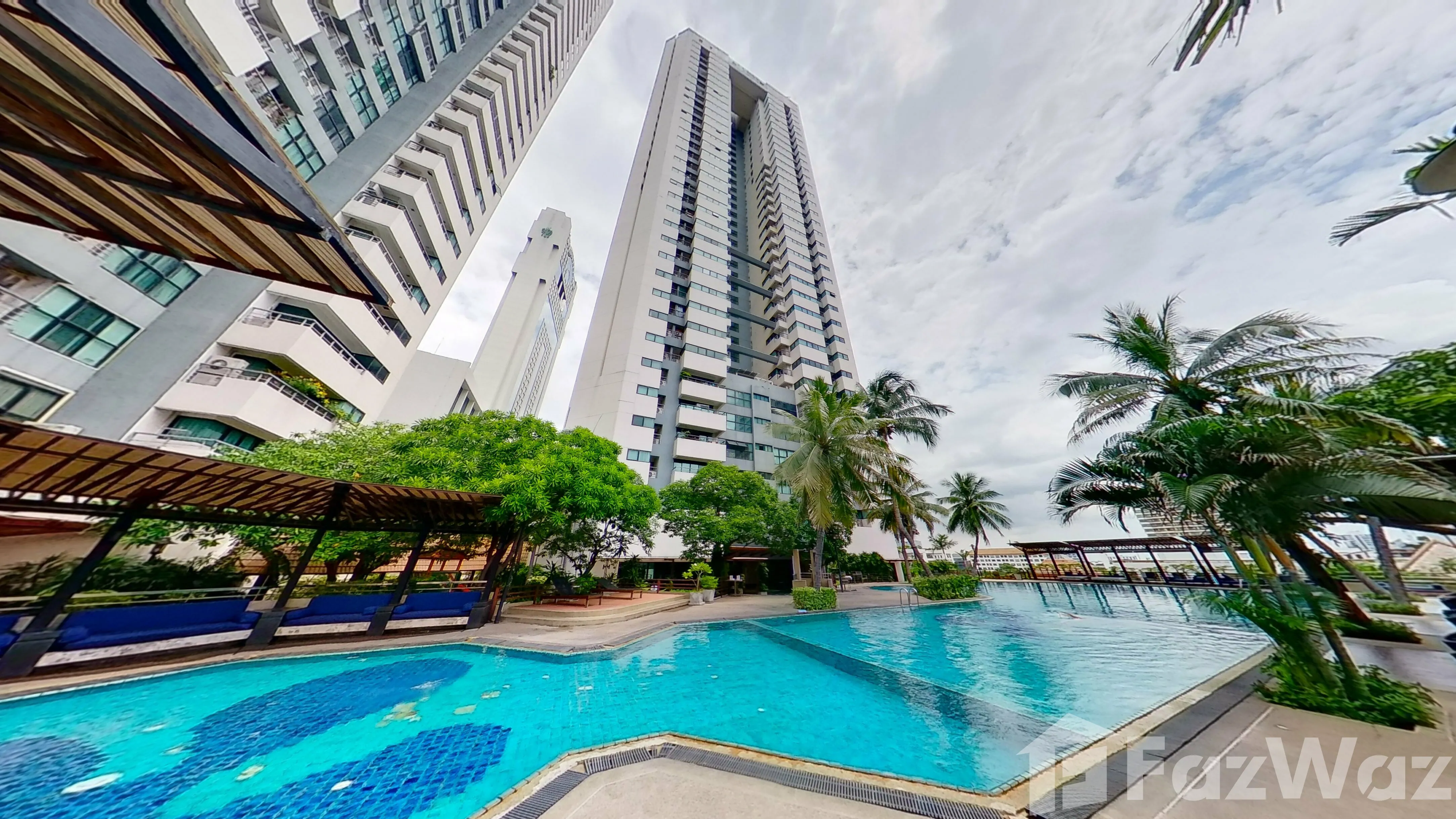 Sathorn Gardens exterior
