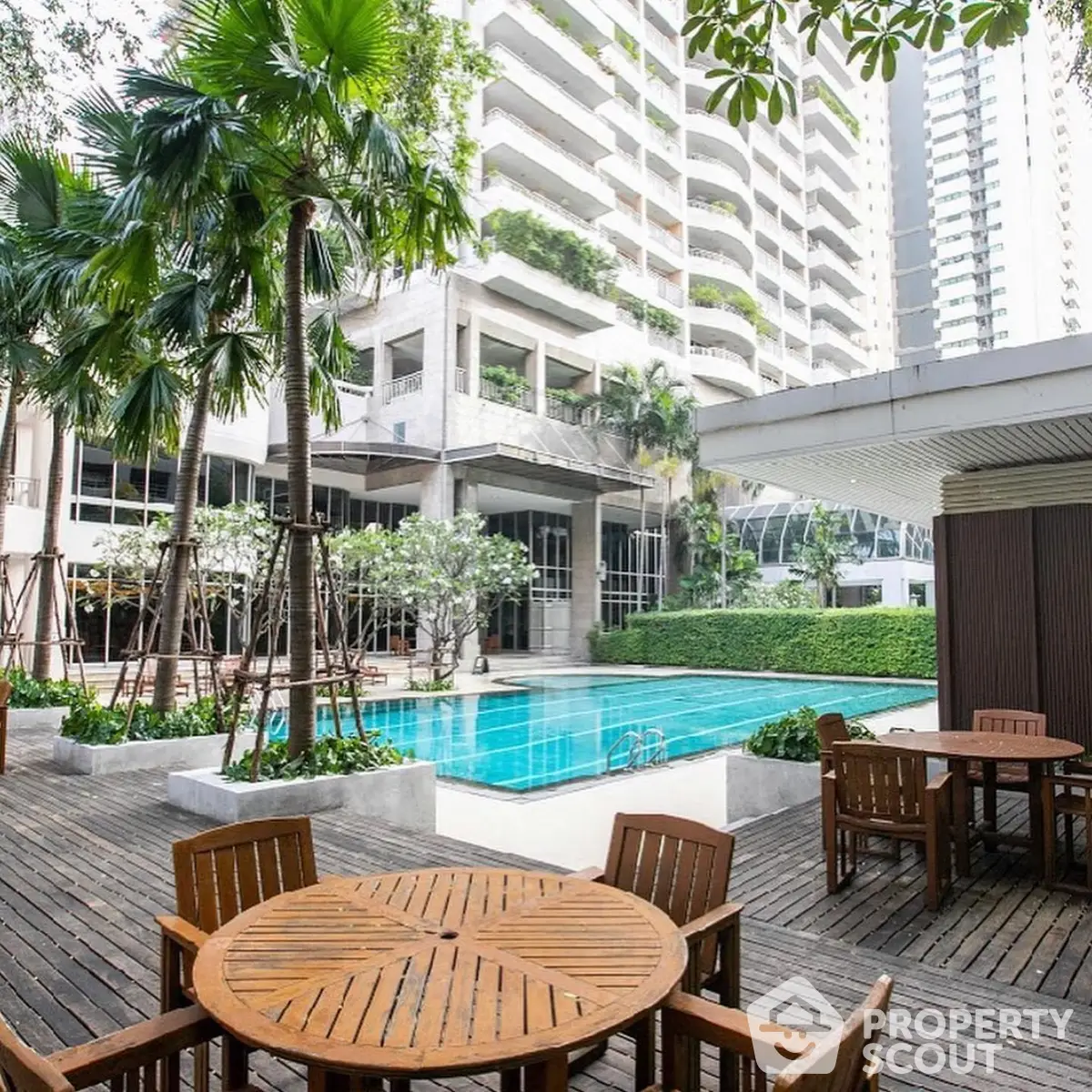 Sathorn Park exterior