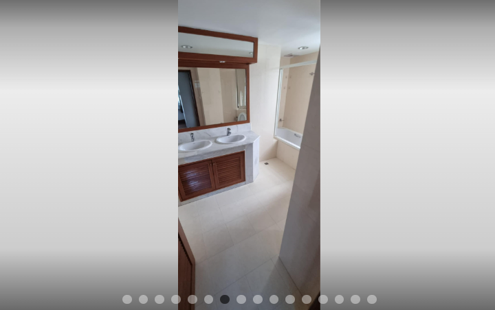3 Bedrooms, 3 Bathrooms Size 300sqm. Peng Seng Mansion for Rent