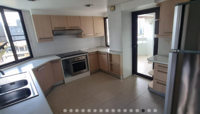 3 Bedrooms, 3 Bathrooms Size 300sqm. Peng Seng Mansion for Rent