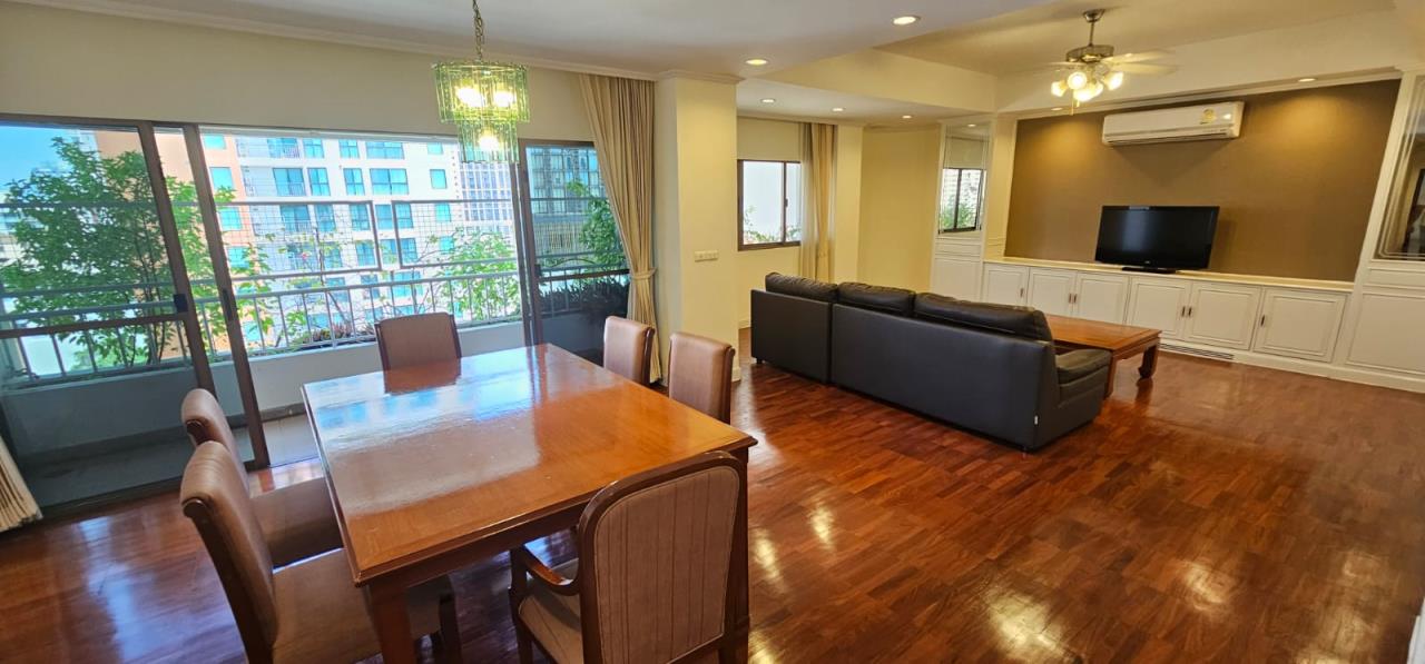 3 bedrooms 3 bathrooms le cullinan Sukhumvit for rent