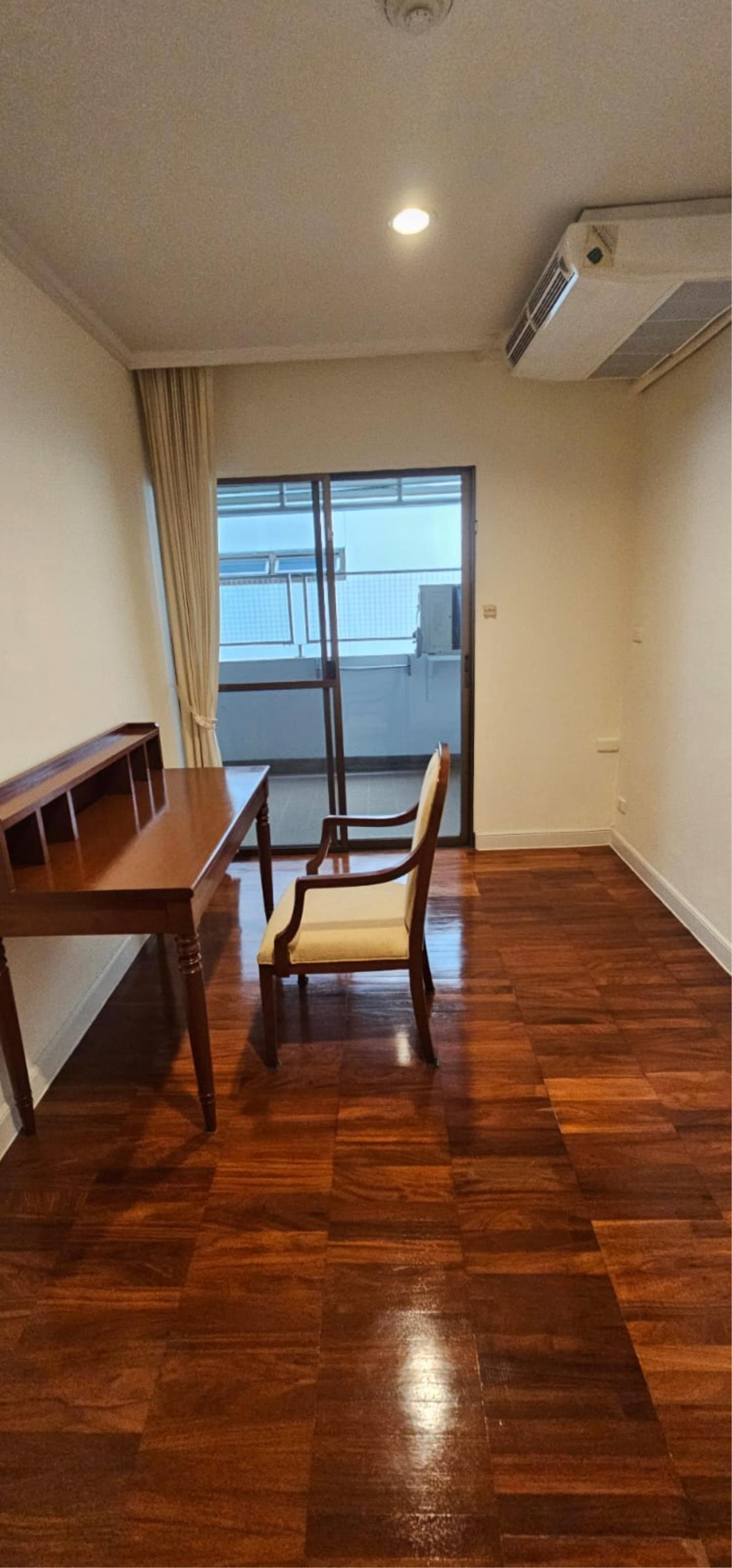 3 bedrooms 3 bathrooms le cullinan Sukhumvit for rent