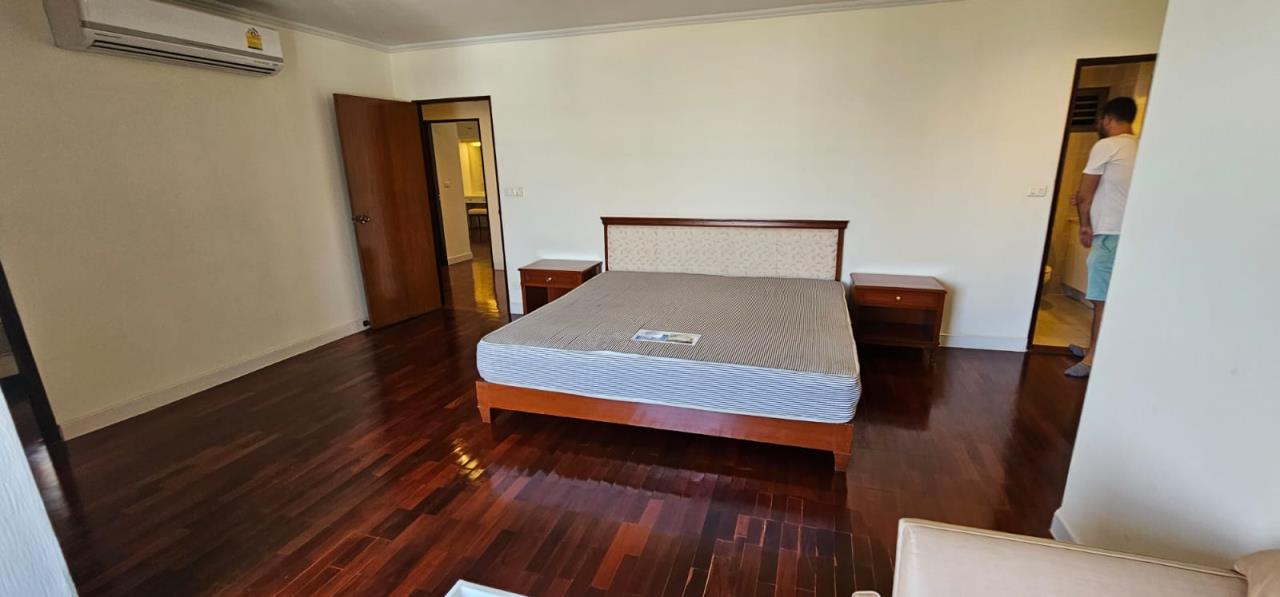 3 bedrooms 3 bathrooms le cullinan Sukhumvit for rent