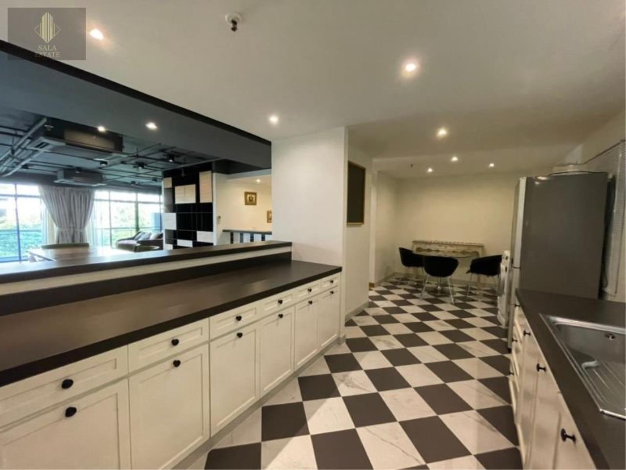3 bedrooms 3 bathrooms baan prom pong rent sale