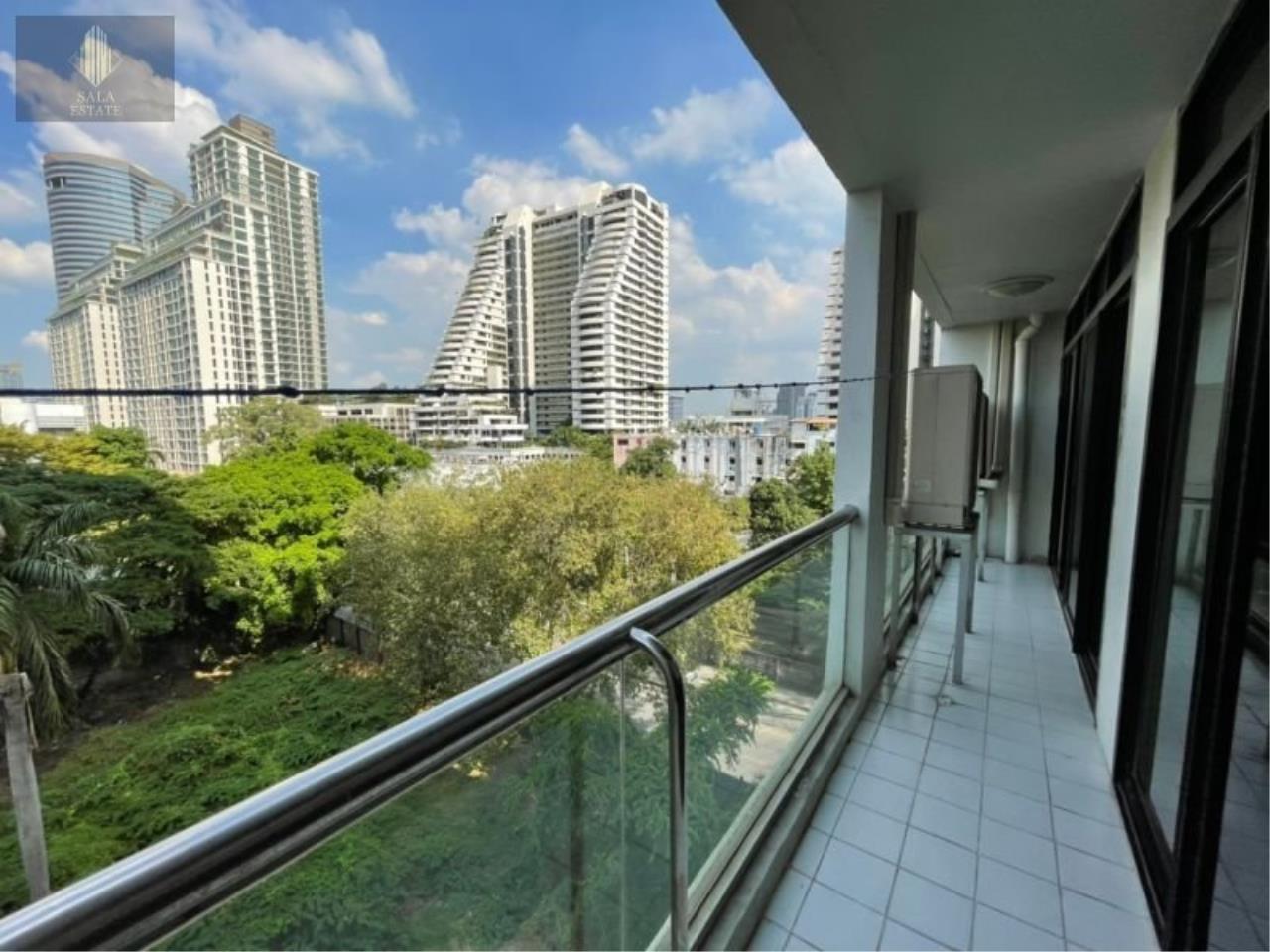 3 bedrooms 3 bathrooms baan prom pong rent sale