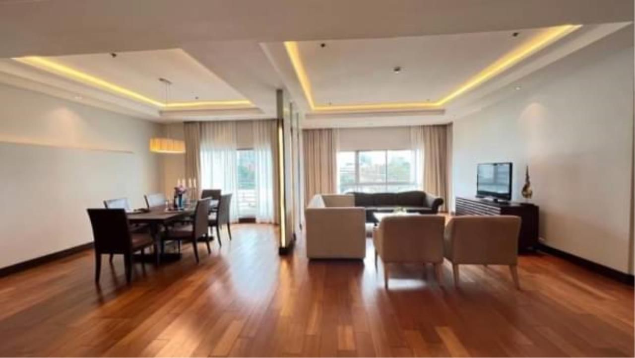 4 Bedrooms 3 Bathrooms Size 275sqm. Royal Residence Park for Rent