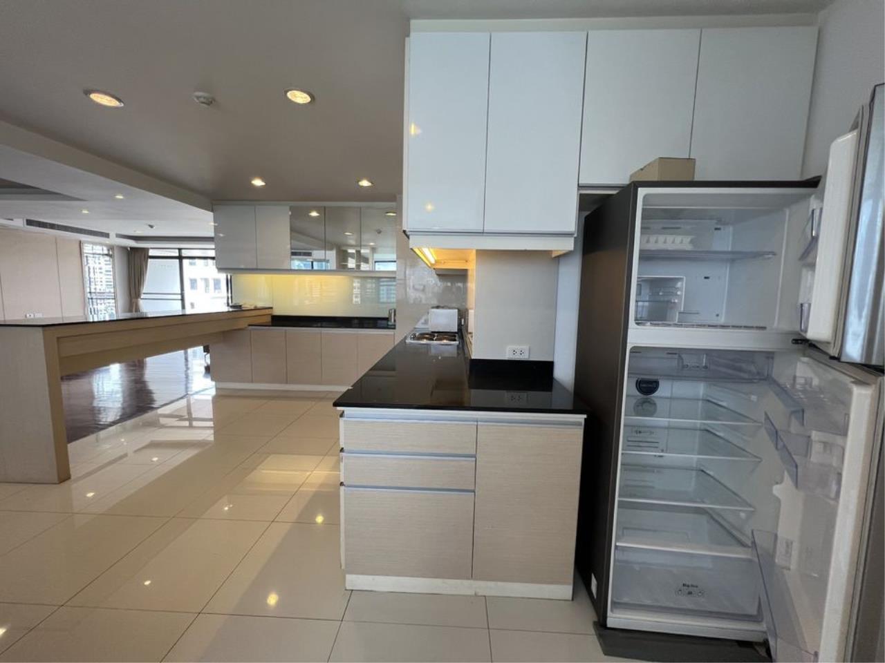 2 Bedrooms 2 Bathrooms Size 250sqm. Prime Mansion Sukhumvit 31 for Rent 80,000 THB for Sale 25mTHB