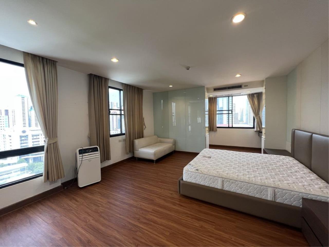 2 Bedrooms 2 Bathrooms Size 250sqm. Prime Mansion Sukhumvit 31 for Rent 80,000 THB for Sale 25mTHB