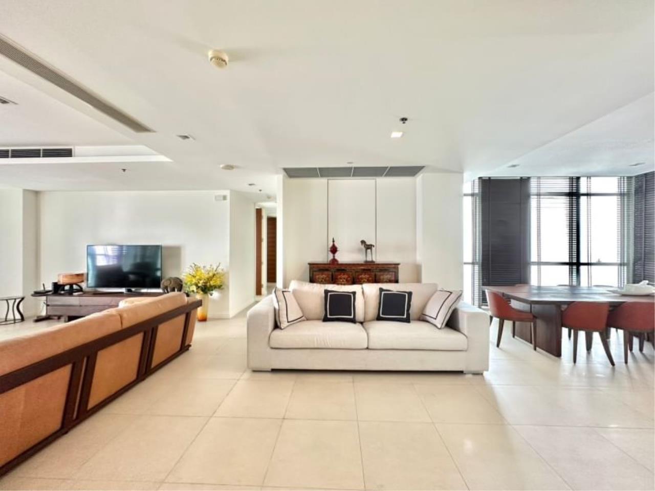 3 bedrooms 3 bathrooms the river for sale