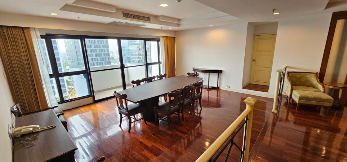 3 Bedrooms, 1 Bathroom, 295 sqm Shanti Sadan For Rent