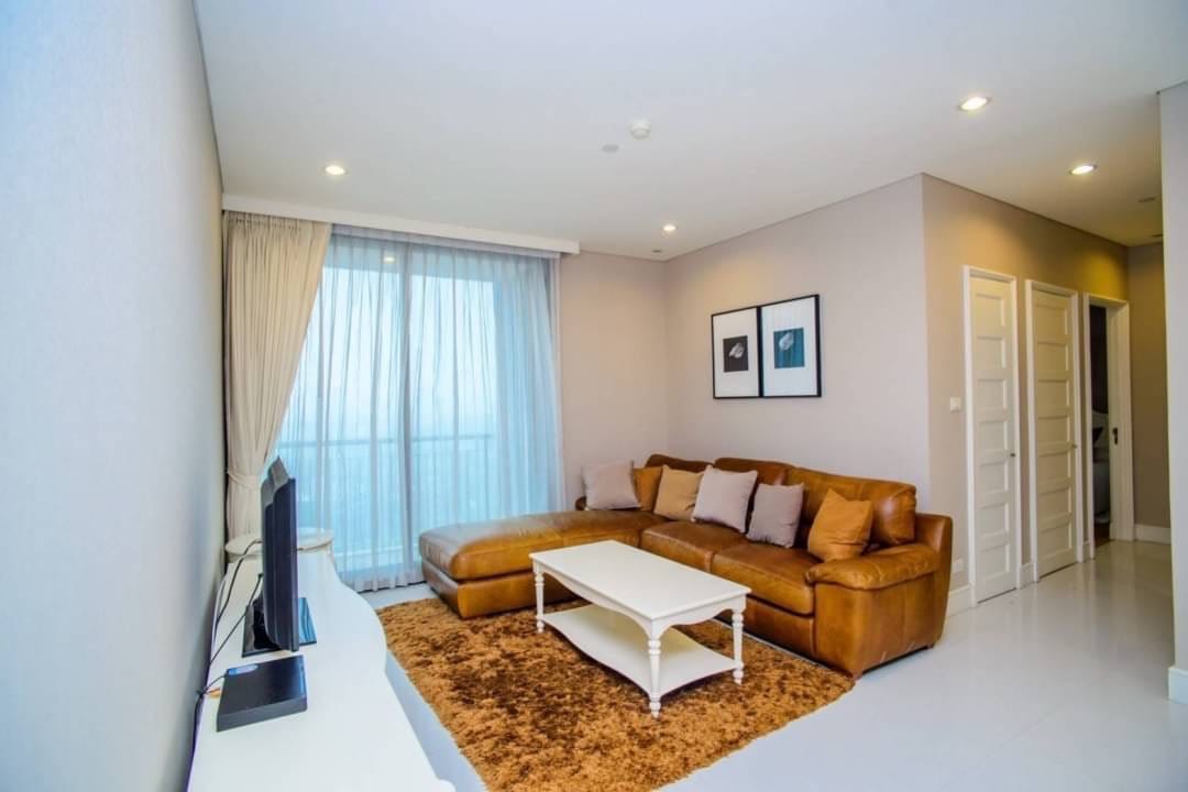 3 Bedrooms, 3 Bathrooms 138sqm Aguston Sukhumvit 22 For Rent