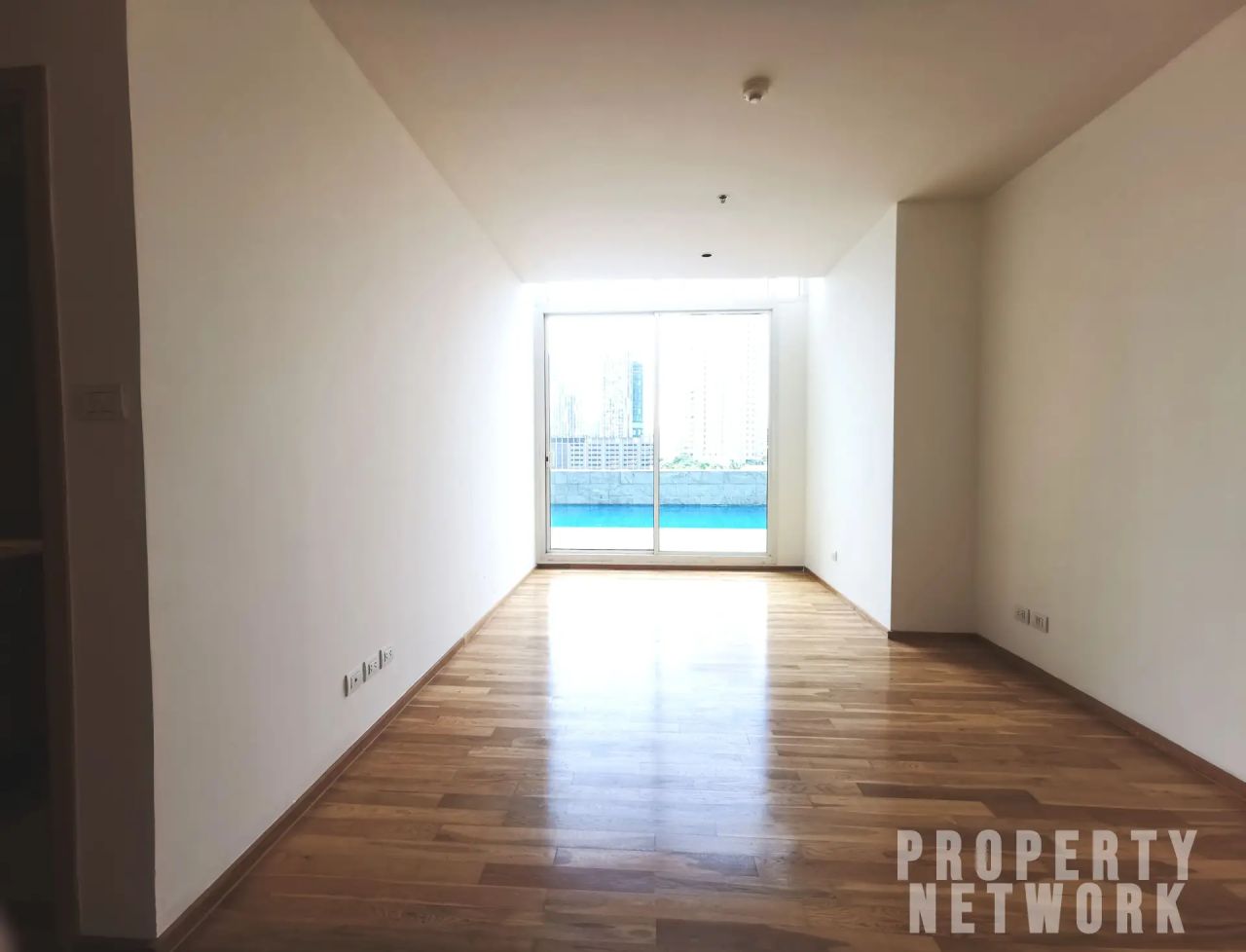 3 Bedrooms, 4 Bathrooms Size 453.36sqm The Empire Place For Rent 170,000 THB For Sale 66MTHB