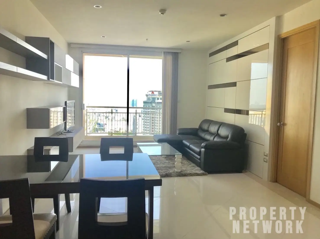 1 Bedroom 1 Bathroom Size 65sqm The Empire Place For Rent 30,000 THB For Sale 8,800,000 MB