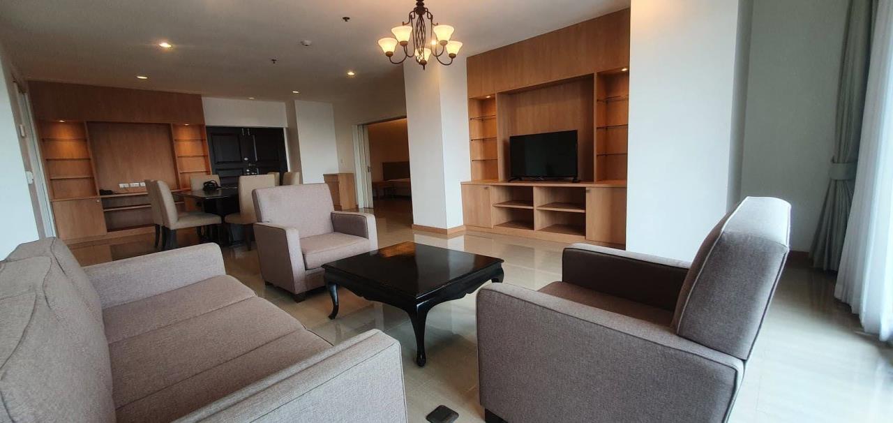 3 bedrooms 2 bathrooms charoenjai place for rent