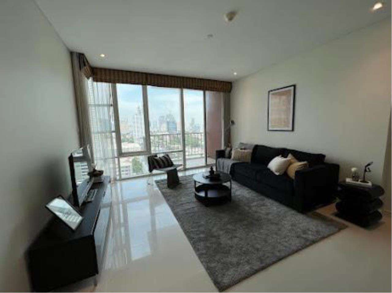 3 bedrooms 3 bathrooms fullerton sukhumvit for rent