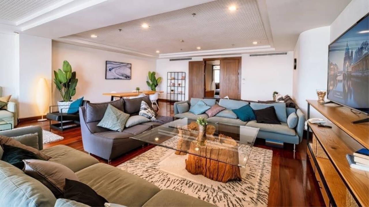 3 bedrooms, 3 bathrooms 240 sqm size Polo Park For Rent