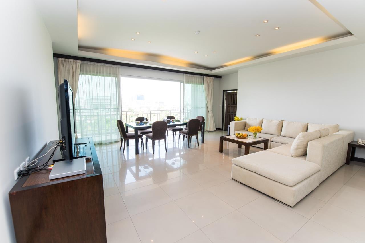 4 Bedrooms, 4 Bathrooms 230sqm size Baan Thirapa for Rent 85,000THB