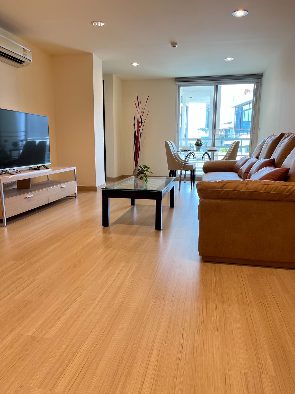 3 Bedrooms, 3 Bathrooms 110 sqm The Amethyst Sukhumvit 39 For Rent 90,000 THB