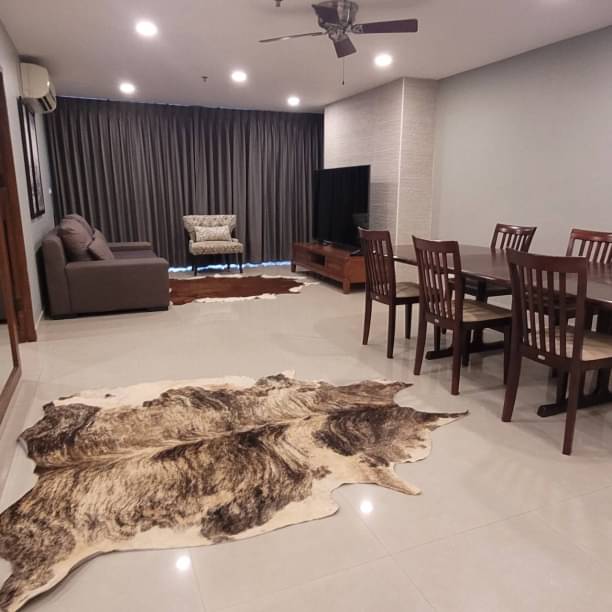 2 Bedrooms, 2 Bathrooms 105 sqm size Baan Prompong For Rent 45,000THB