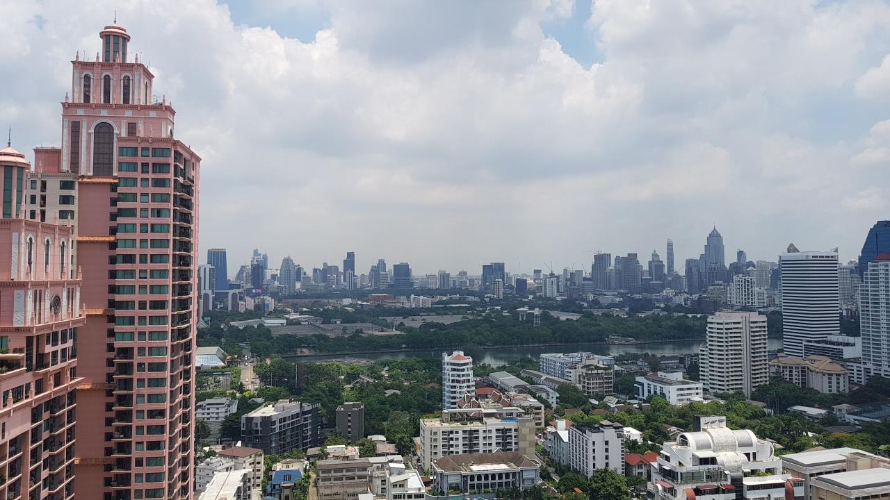 2 Bedrooms, 1 Bathroom 55sqm size Park Origin Sukhumvit 24 For Rent 40,000THB & For Sale 139M