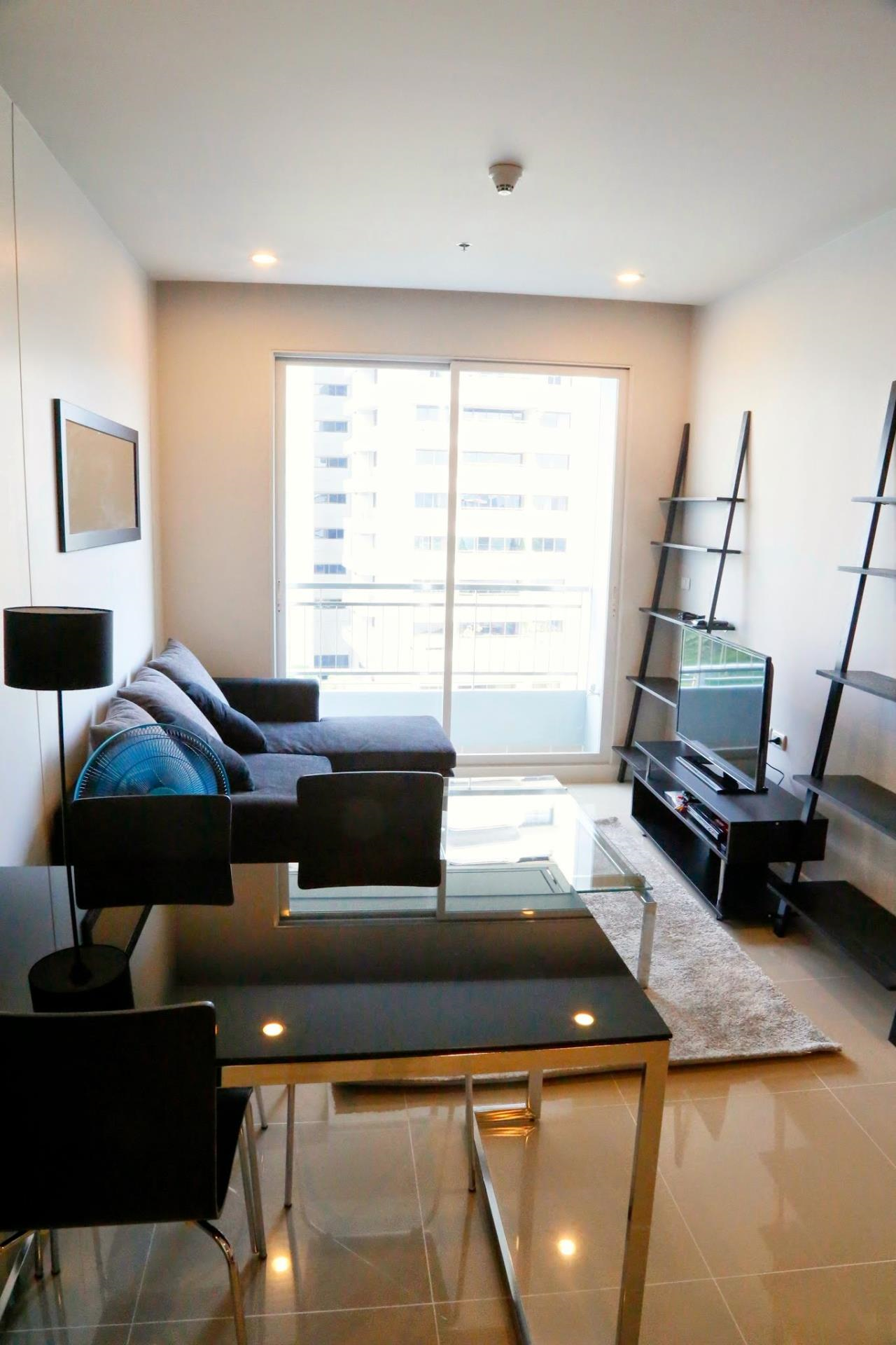 1 bedroom, 1 bathroom Circle Petchaburi 47 sqm size Circle Petchaburi For Rent 20,000THB & For Sale 4.7M