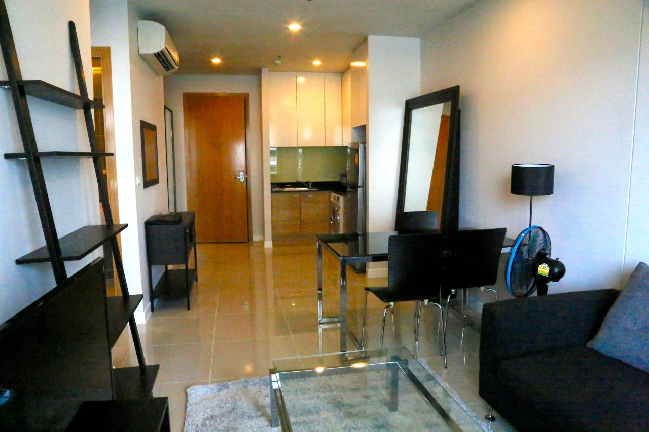 1 bedroom, 1 bathroom Circle Petchaburi 47 sqm size Circle Petchaburi For Rent 20,000THB & For Sale 4.7M