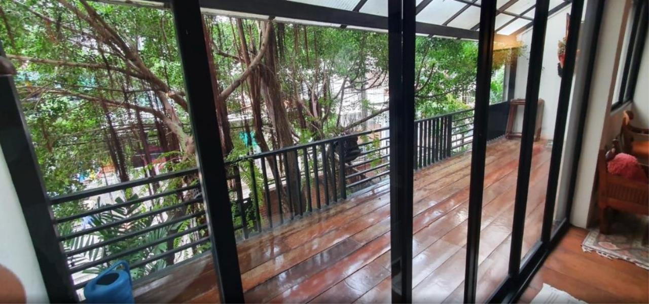 4Bedrooms, 3 Bathrooms 390 sqm size The House Sathorn For Sale 35M Land & House