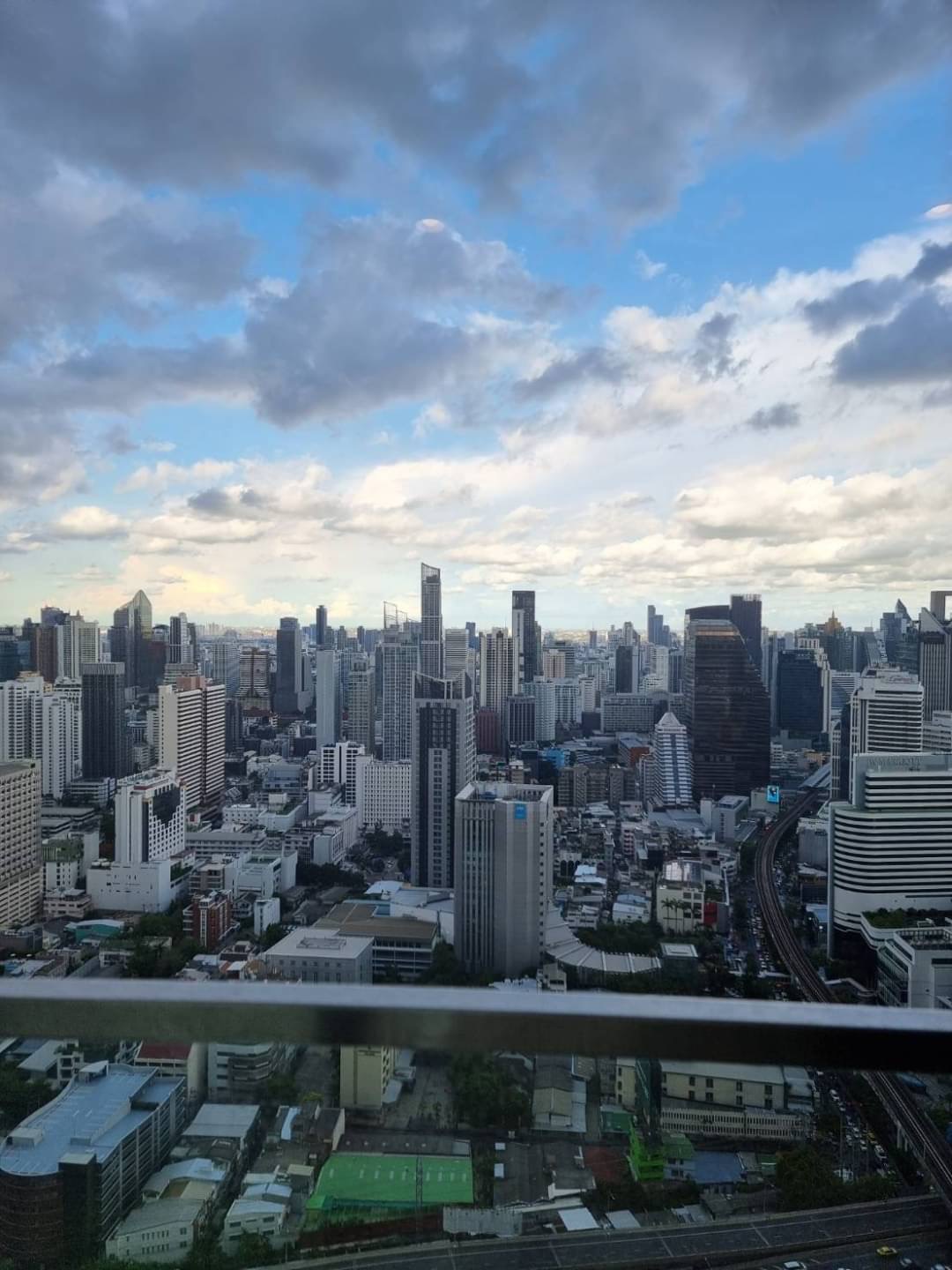 1 Bedroom, 1 Bathroom 50 sqm size at Noble Ploenchit For Rent 50,000THB