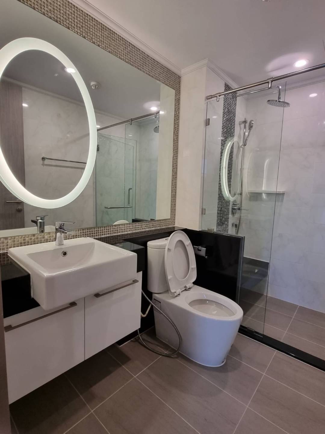 Supalai Oriental Sukhumvit 39 2bedroom for rent type: 2 bed 2 bath floor: low floor size: 82sqm rent: 45k bottom price
