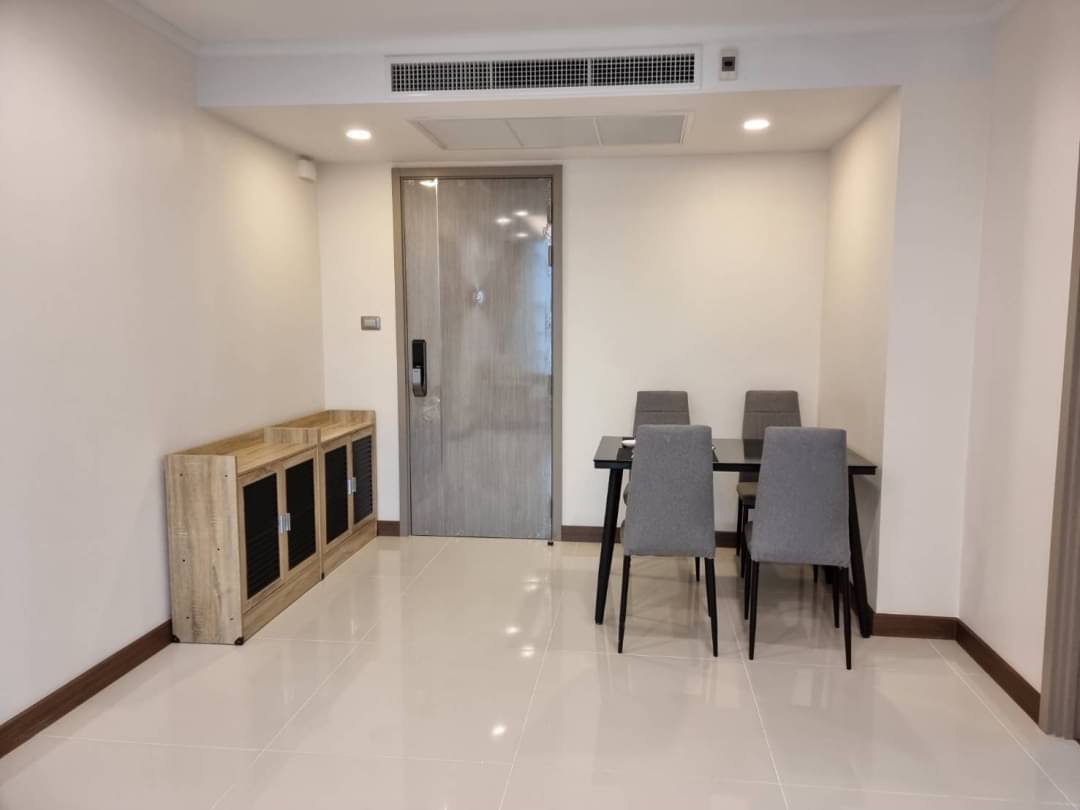 Supalai Oriental Sukhumvit 39 2bedroom for rent type: 2 bed 2 bath floor: low floor size: 82sqm rent: 45k bottom price