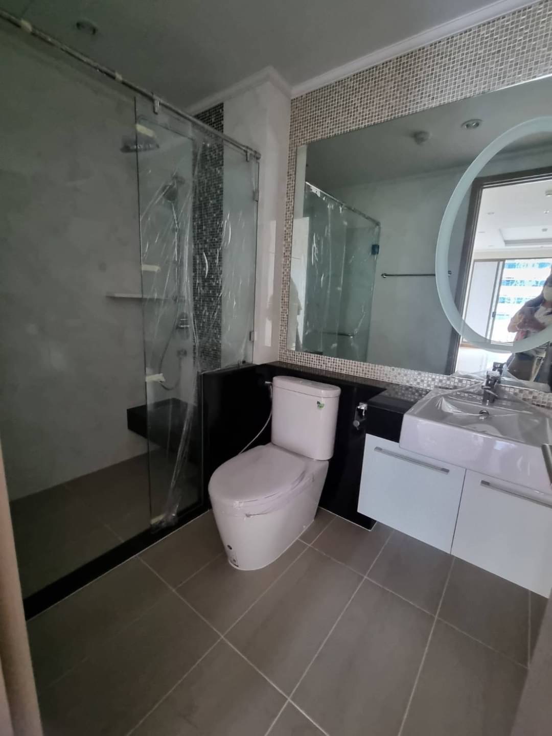 Unfurnished 2 Bedrooms, 2 Bathrooms 85 sqm size at Supalai Oriental Sukhumvit 39 For Rent 36,000THB
