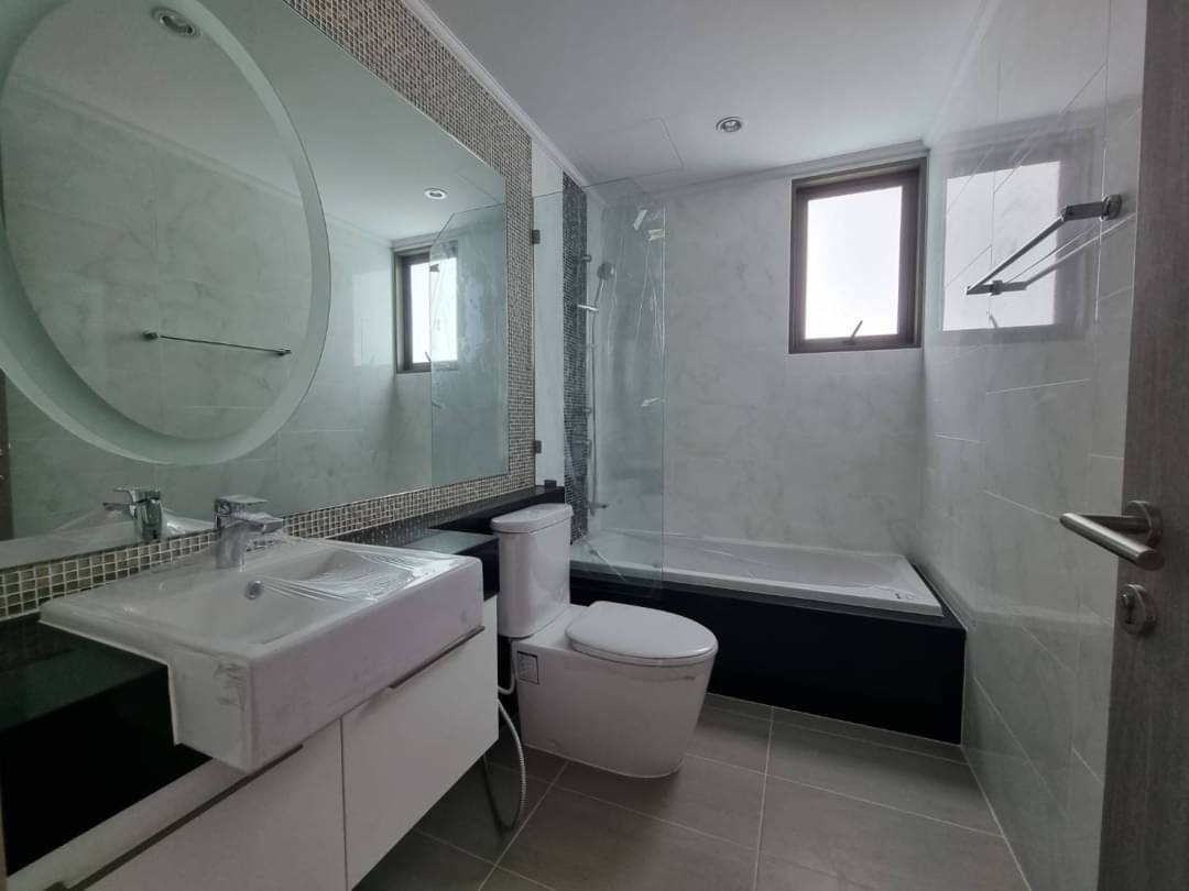 Unfurnished 2 Bedrooms, 2 Bathrooms 85 sqm size at Supalai Oriental Sukhumvit 39 For Rent 36,000THB