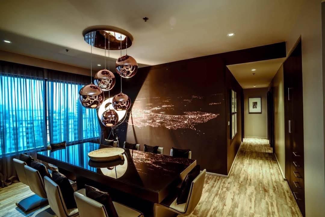 2+1 Bedrooms, 3 Bathrooms 136 sqm size at The Emporio Place - Sukhumvit 24 For Rent 120K THB