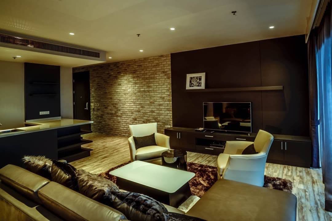 2+1 Bedrooms, 3 Bathrooms 136 sqm size at The Emporio Place - Sukhumvit 24 For Rent 120K THB