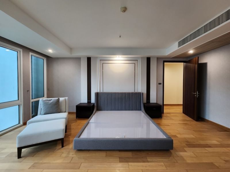 4 bedrooms, 4 bathrooms 296 sqm size Belgravia Residence For Rent 210K THB