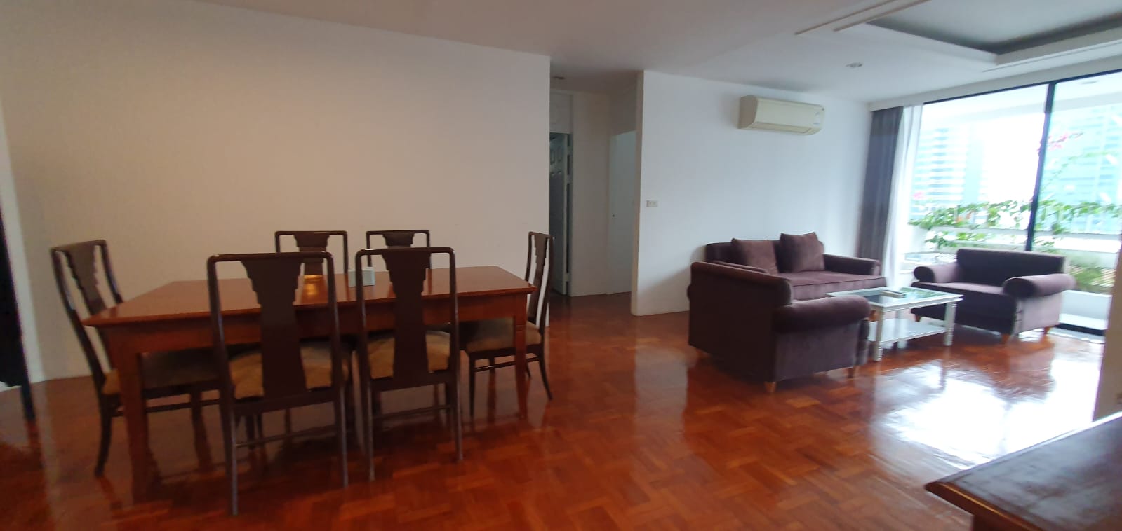 3 bedrooms, 3 bathrooms +1 maid room 273sqm size at Trinity Complex For Rent 55KTHB