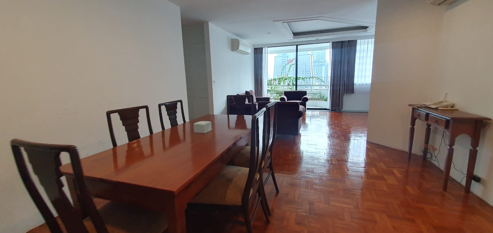3 bedrooms, 3 bathrooms +1 maid room 273sqm size at Trinity Complex For Rent 55KTHB