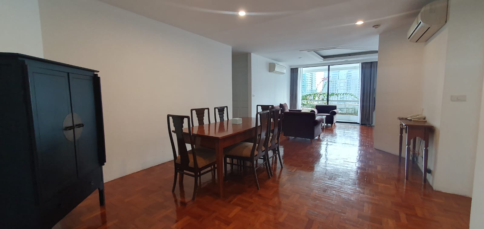 3 bedrooms, 3 bathrooms +1 maid room 273sqm size at Trinity Complex For Rent 55KTHB