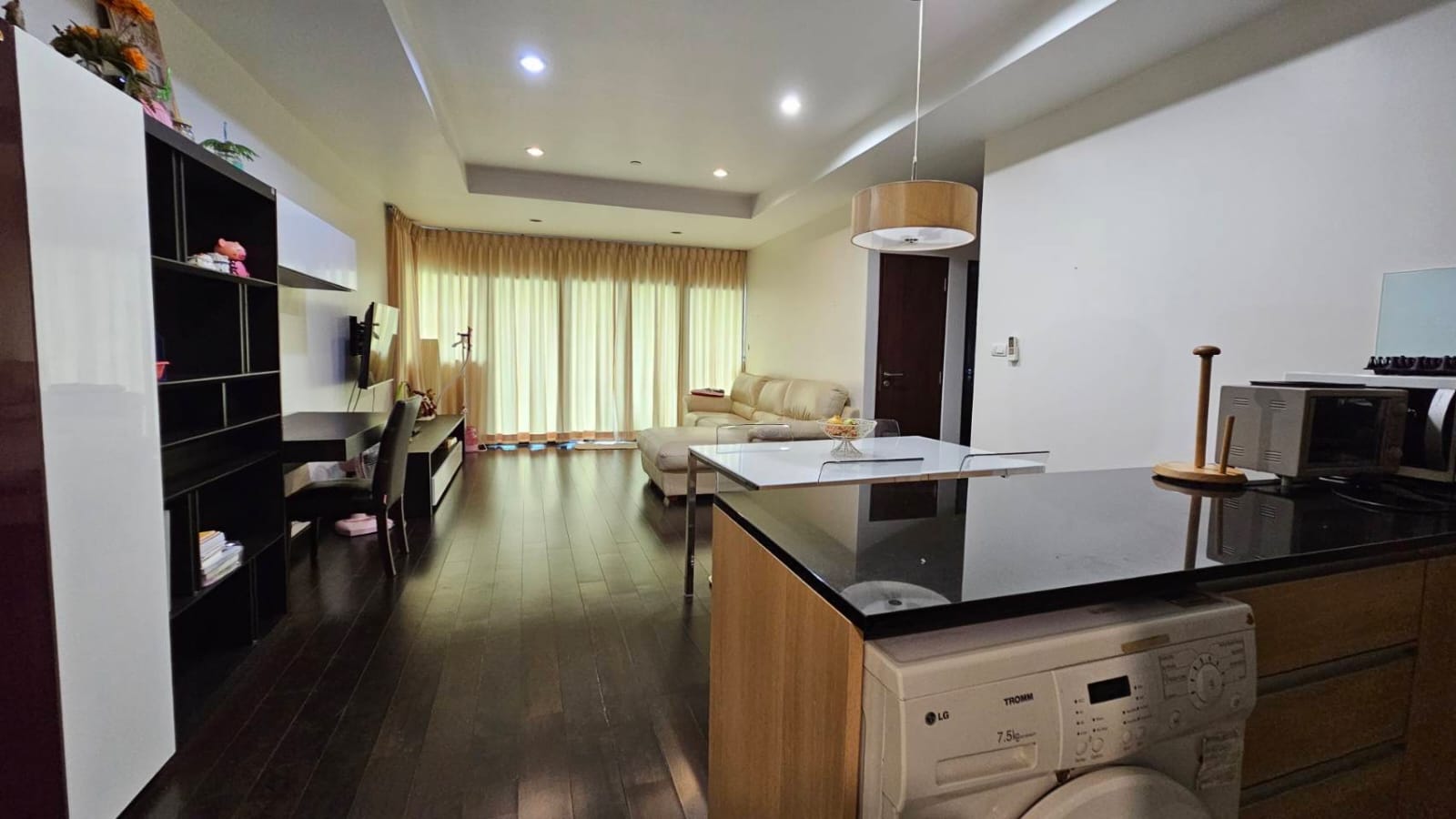 2 bedrooms, 2 Bathrooms 94 sqm at Sathorn Gardens For Rent 40KTBH