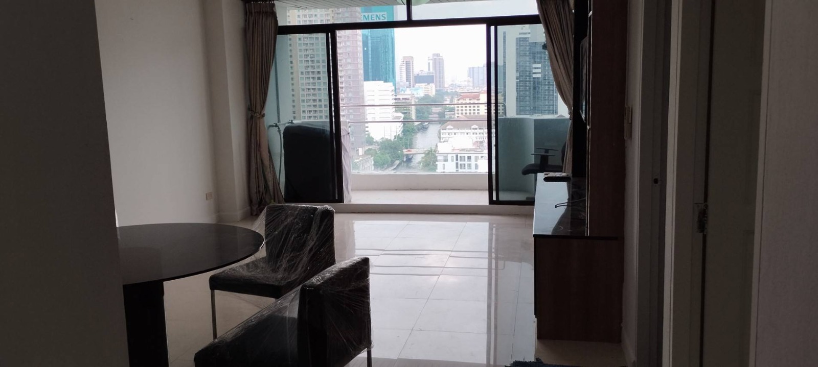 2 Bedrooms, 2 Bathrooms 97sqm size at J.C. Tower For Rent