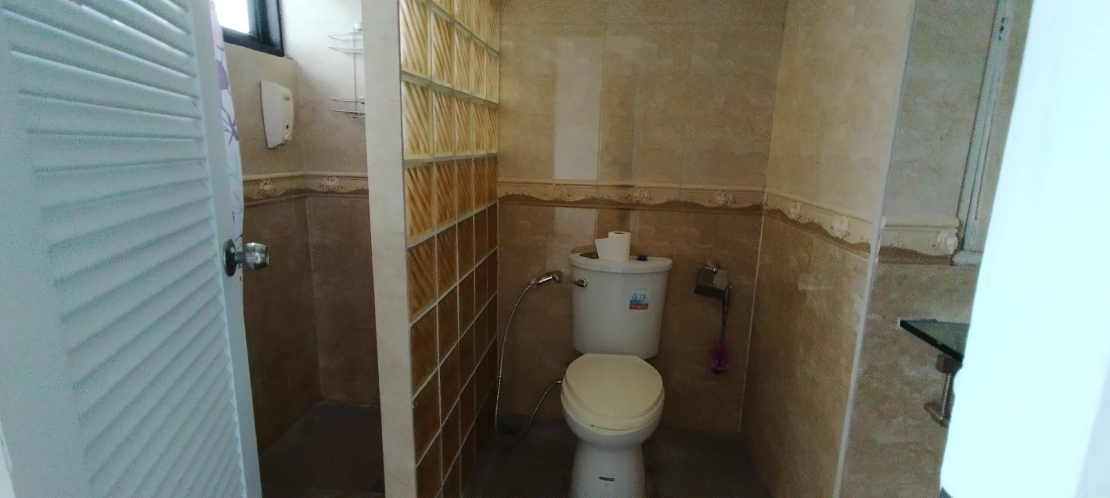 2 Bedrooms, 2 Bathrooms 97sqm size at J.C. Tower For Rent