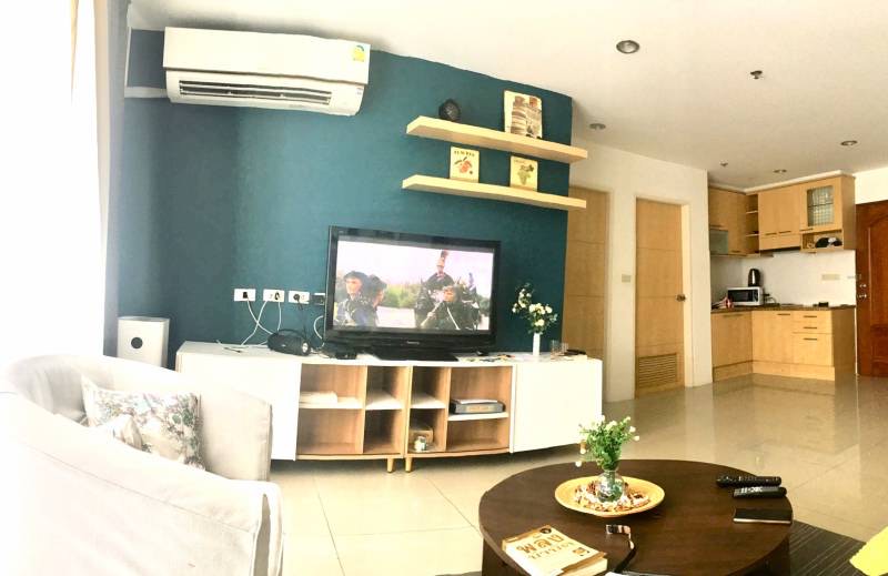 1 Bedroom, 1 Bathroom 60sqm size at Asoke Place For Rent 25,000 THB/ Month