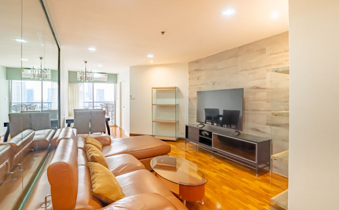 2 Bedrooms, 2 Bathrooms 83sqm size 14th Flr at The Waterford Diamond For Rent 45,000/Month