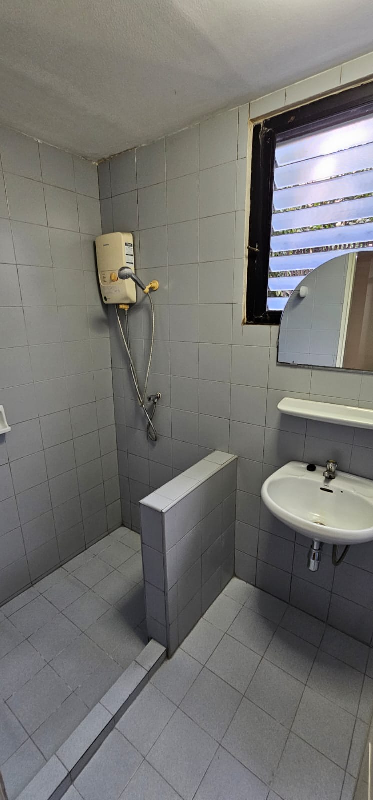 2 Bedrooms, 2 Bathrooms 100sqm @Lin Court For Rent 30,000/Month