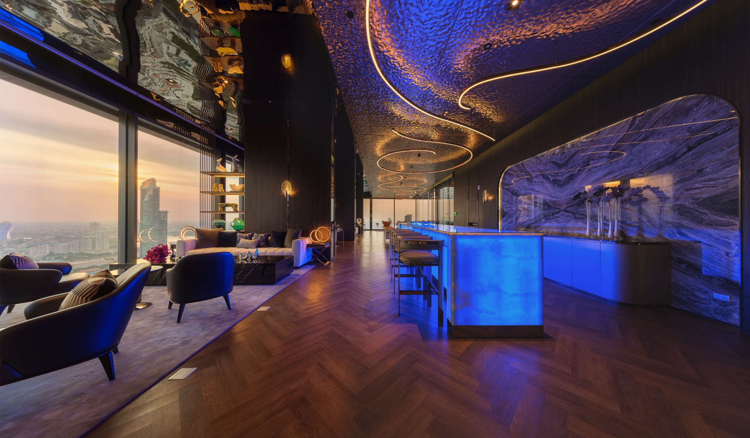 2 Bedrooms, 2 Bathroom 102sqm 16th Flr @RHYTHM Charoenkrung Pavilion For Sale 18,100MB